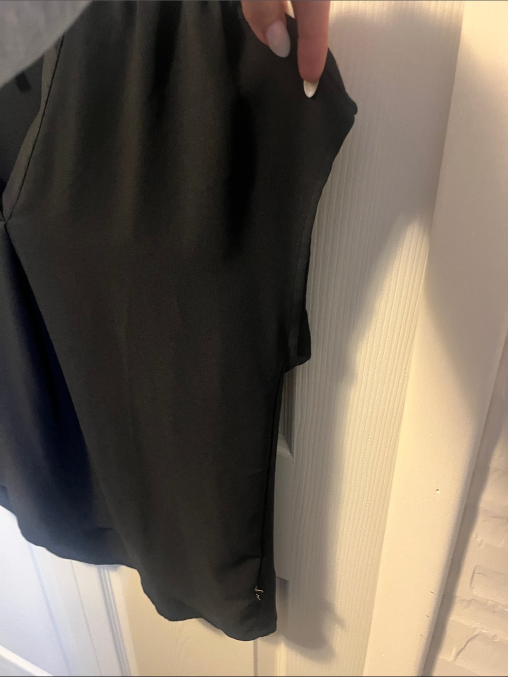 Banana Republic Black V-Neck Cap Sleeve Top - Picture 3 of 4